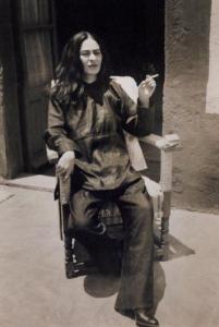 Sonrío, mientras descubro nuevas formas de hacer el amor.