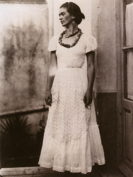 «Amurallar el propio sufrimiento es arriesgarse a que te devore desde el interior» by Frida Kahlo